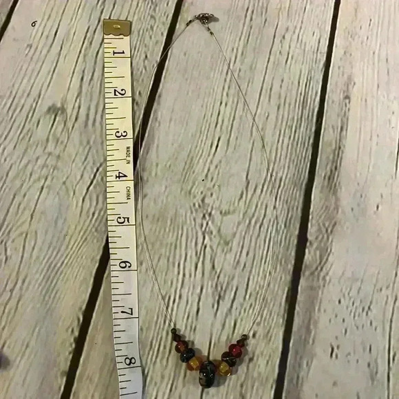 Elegant Multicolor Beaded Necklace - Picture 7 of 8